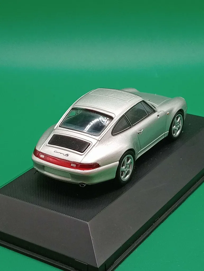 Porsche 911 Carrera 4S (1995) — modèle 1/43 die-cast