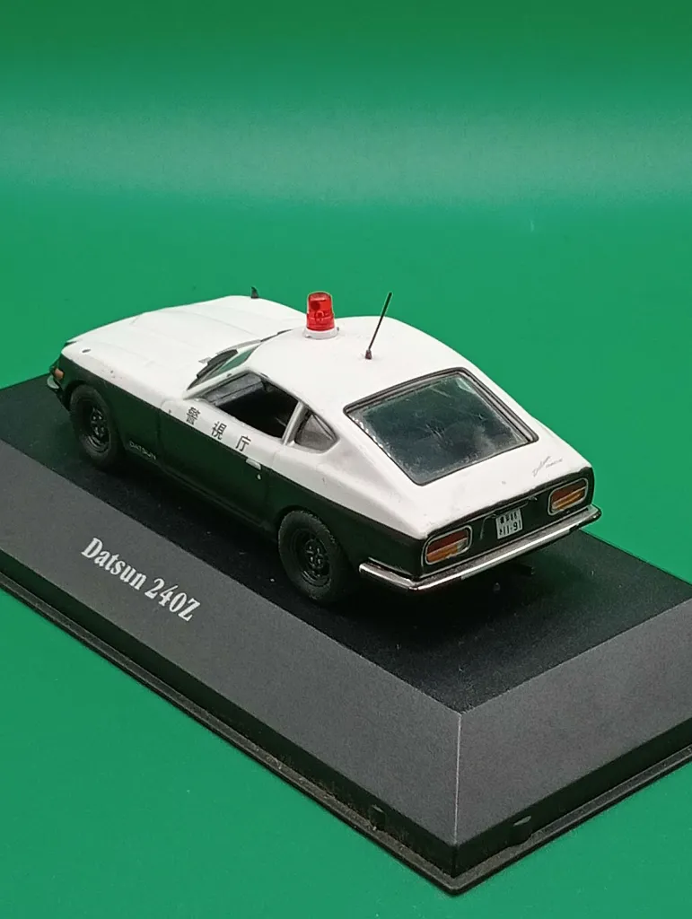 Datsun 240Z Police japonaise 1/43 — “警視庁” Tokyo