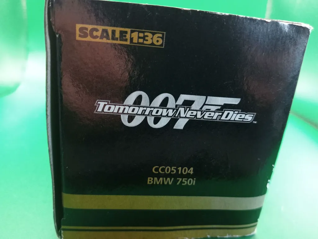 James Bond 007 – BMW 750i Corgi.webp