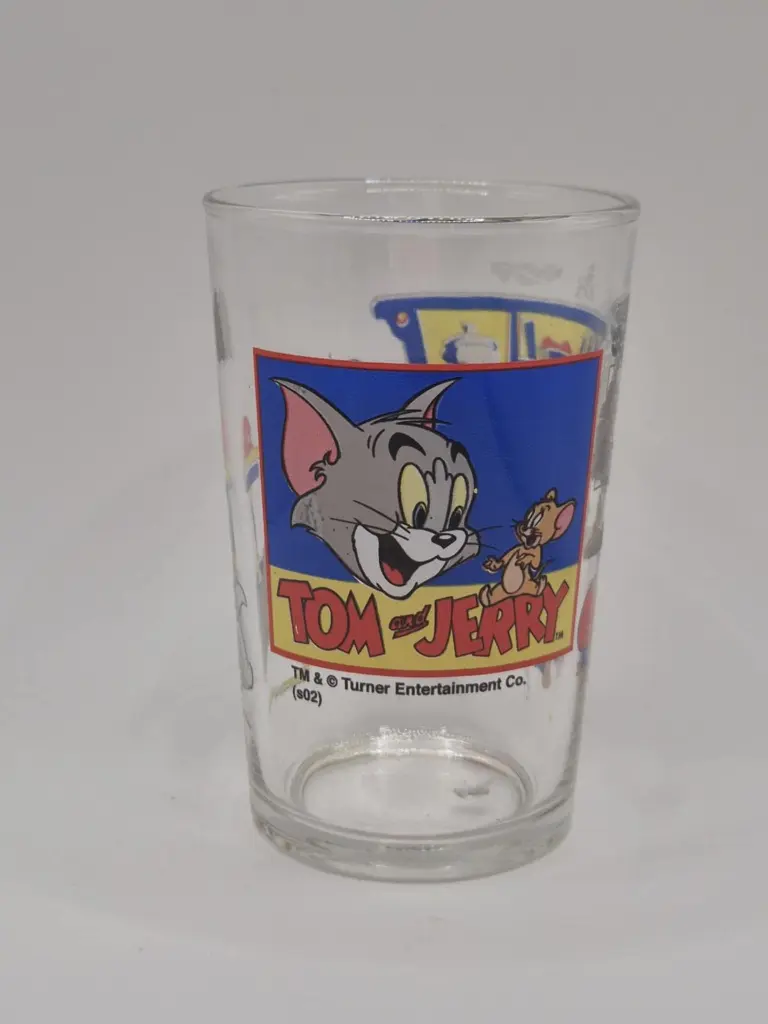 Verre Tom et Jerry Amora - Tom veut aspirer Jerry