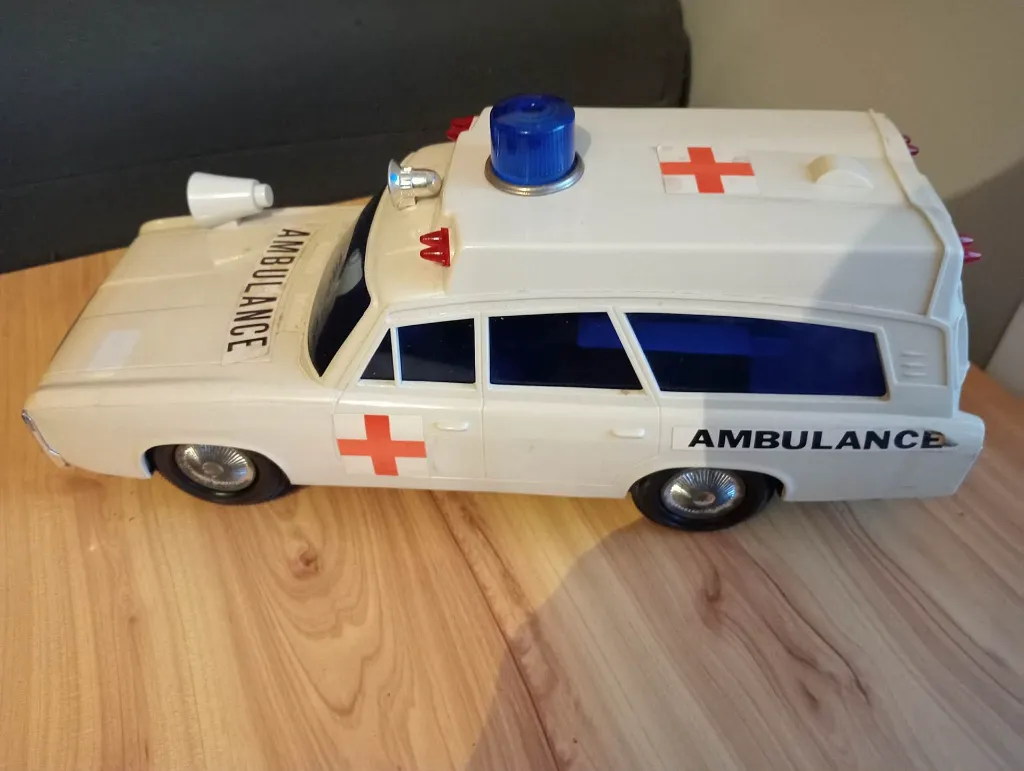 Jouet vintage ALPS, ambulance à piles, Made in Japan