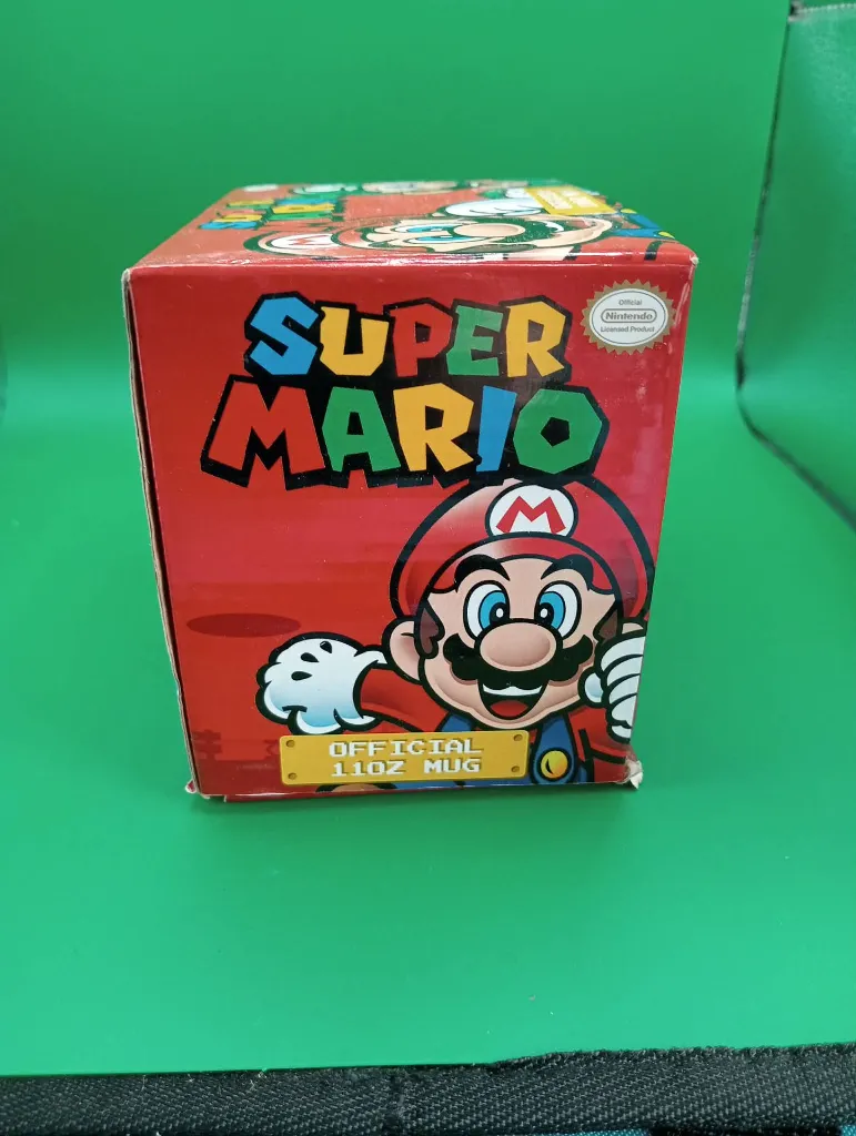 Mug Super Mario (1987–2006) — rétro gaming — dans sa boîte