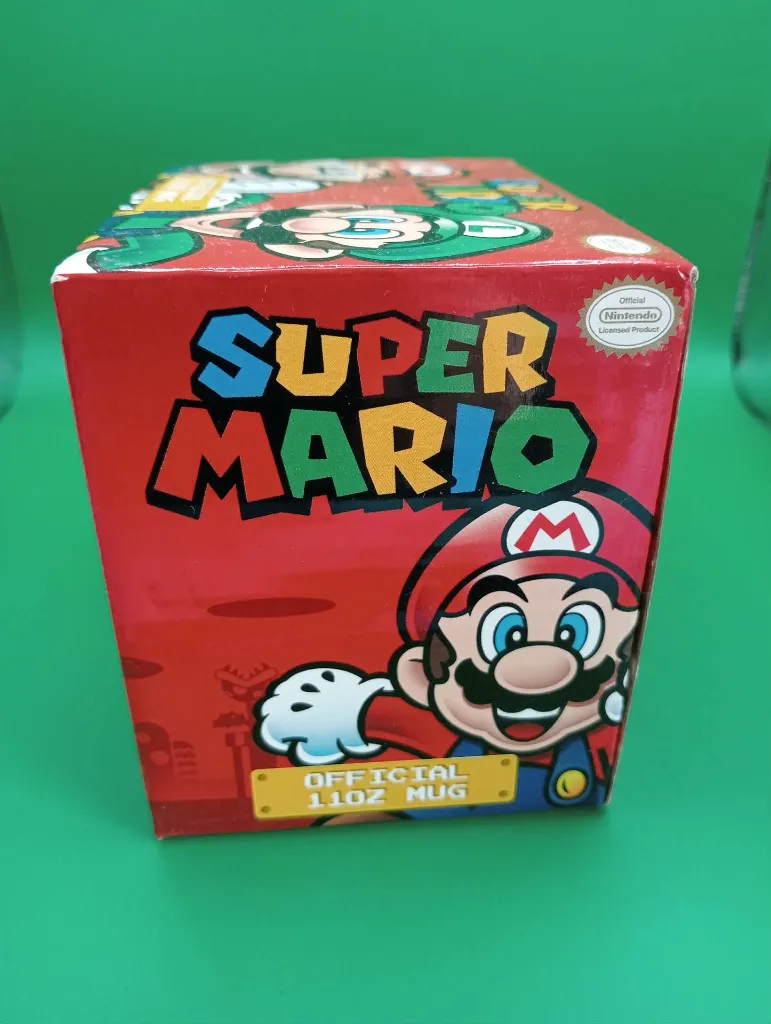 Mug Super Mario (1987–2006) — rétro gaming — dans sa boîte