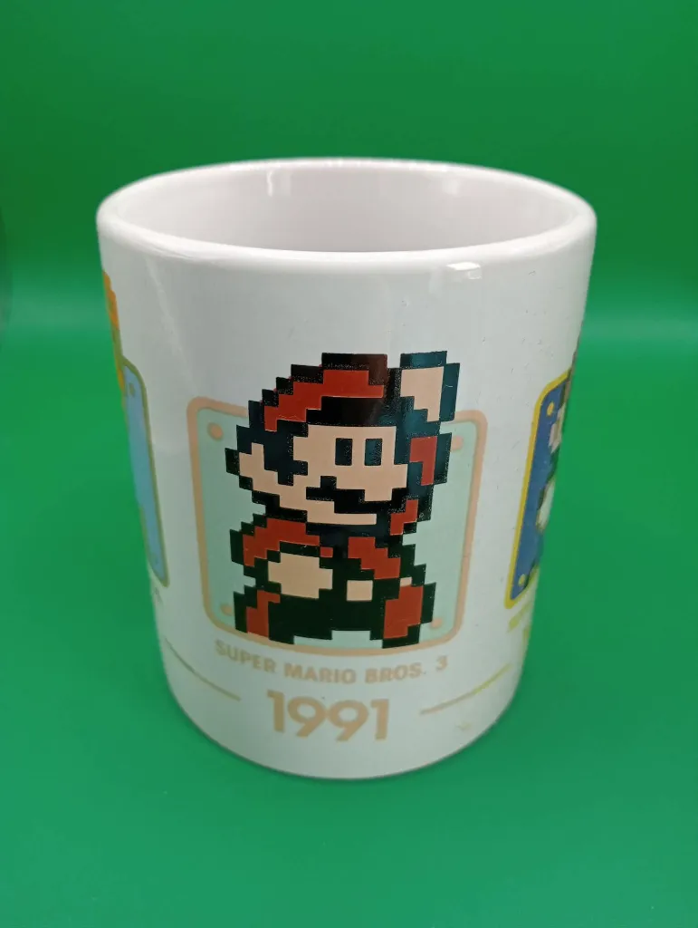 Mug Super Mario (1987–2006) — rétro gaming — dans sa boîte