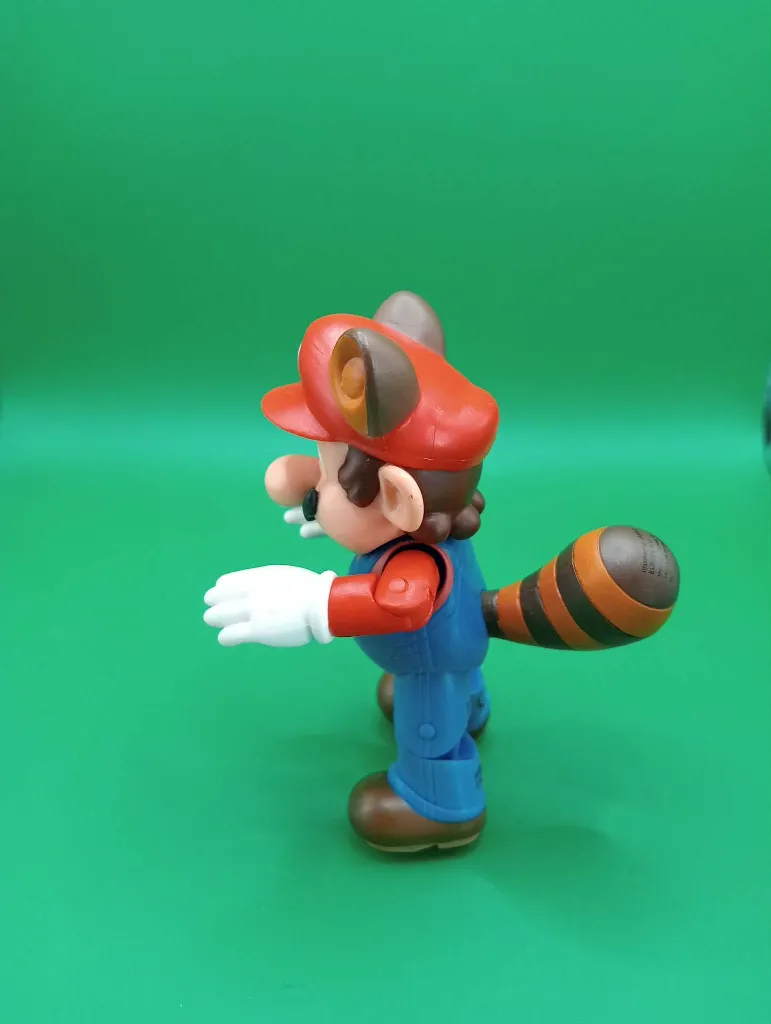 Figurine Mario Tanooki.webp