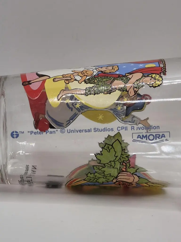 Verre Peter Pan Amora - scène de combat d'épées