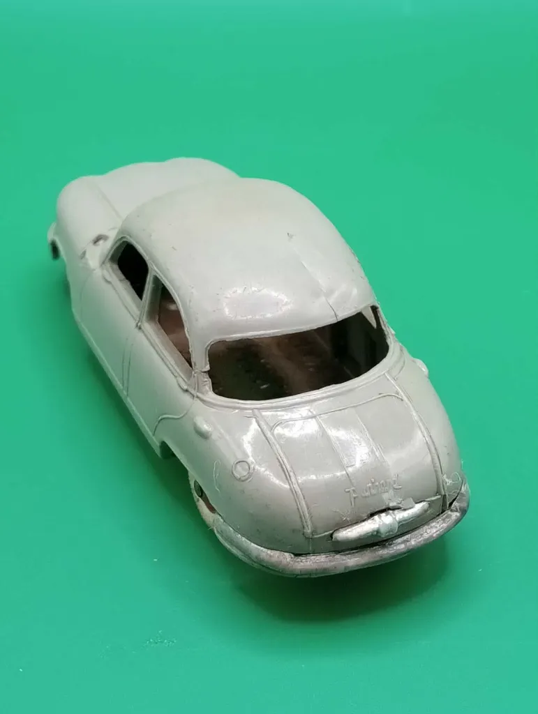 Panhard Dyna Norev.webp