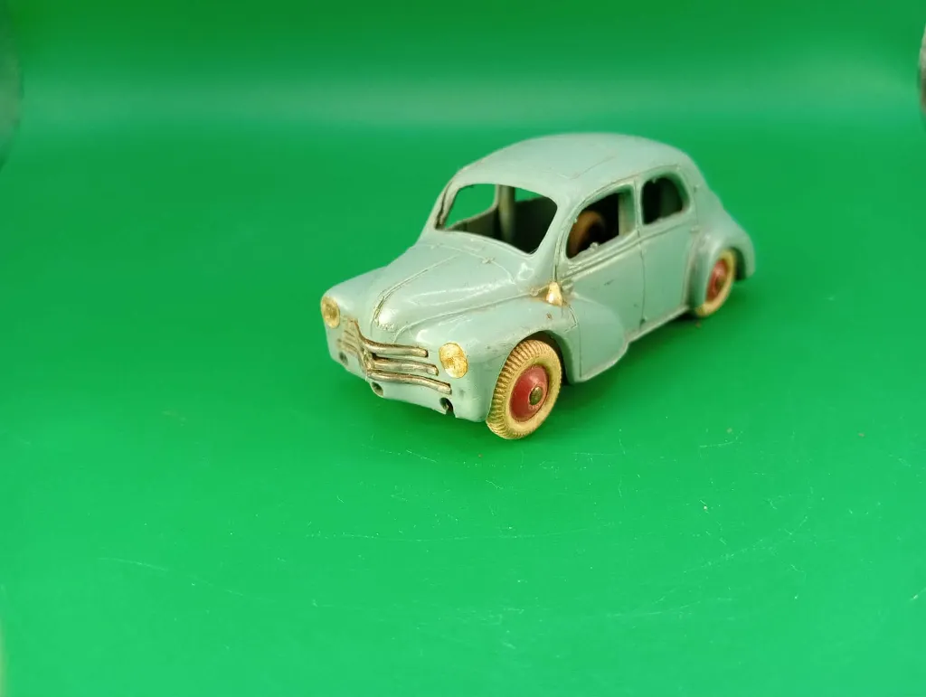 Renault 4CV – Norev.webp