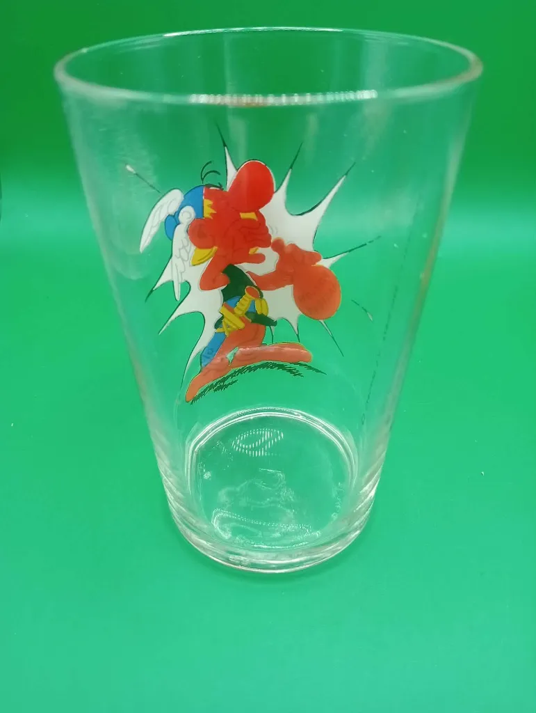Verre Astérix 1968.webp