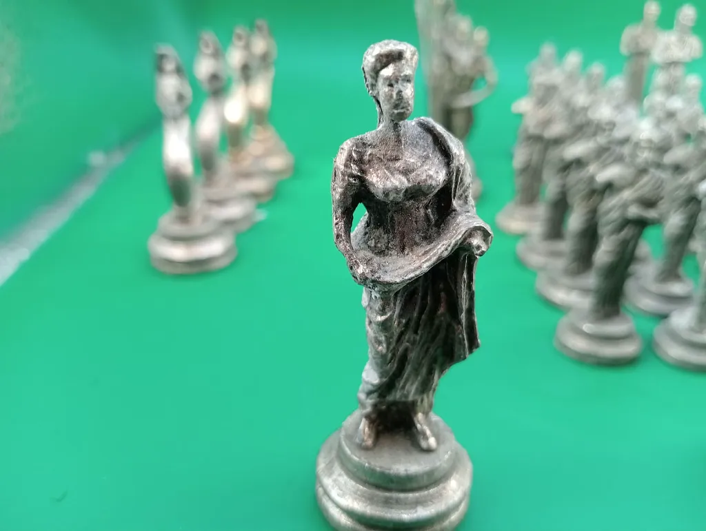 Jeu d’échecs métal – mythologie gréco‑romaine