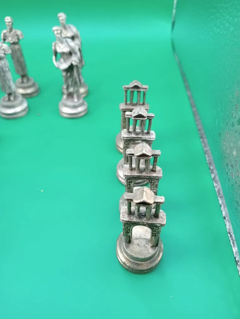 Jeu d’échecs métal – mythologie gréco‑romaine