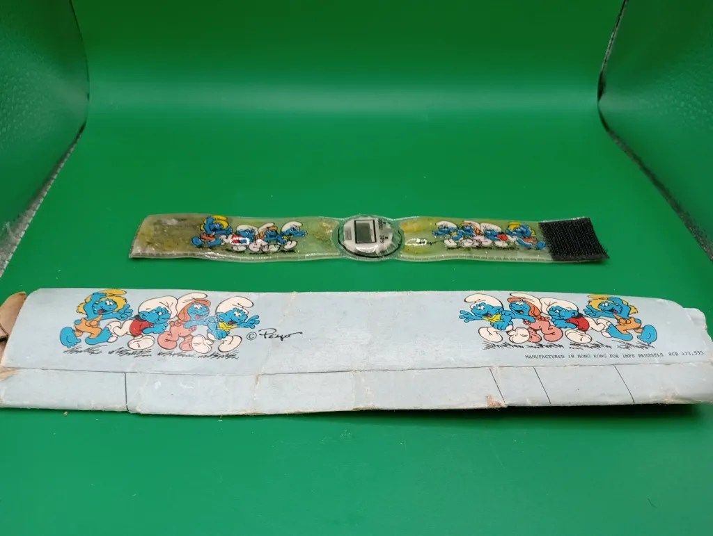 Montre digitale Schtroumpfs.webp