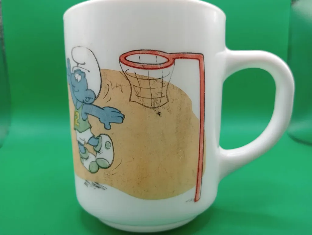 Tasse Schtroumpfs Basket.webp