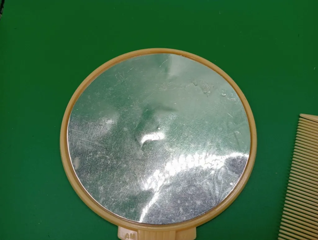 Miroir & peigne Schtroumpfs.webp