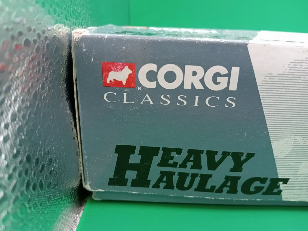 Corgi Classics 16701 édition limitée 03947/6700 .webp