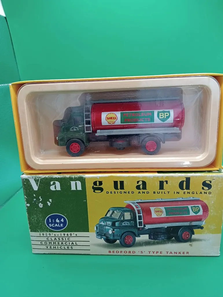 Vanguards Bedford ‘S’ Type Tanker – Shell/BP.webp