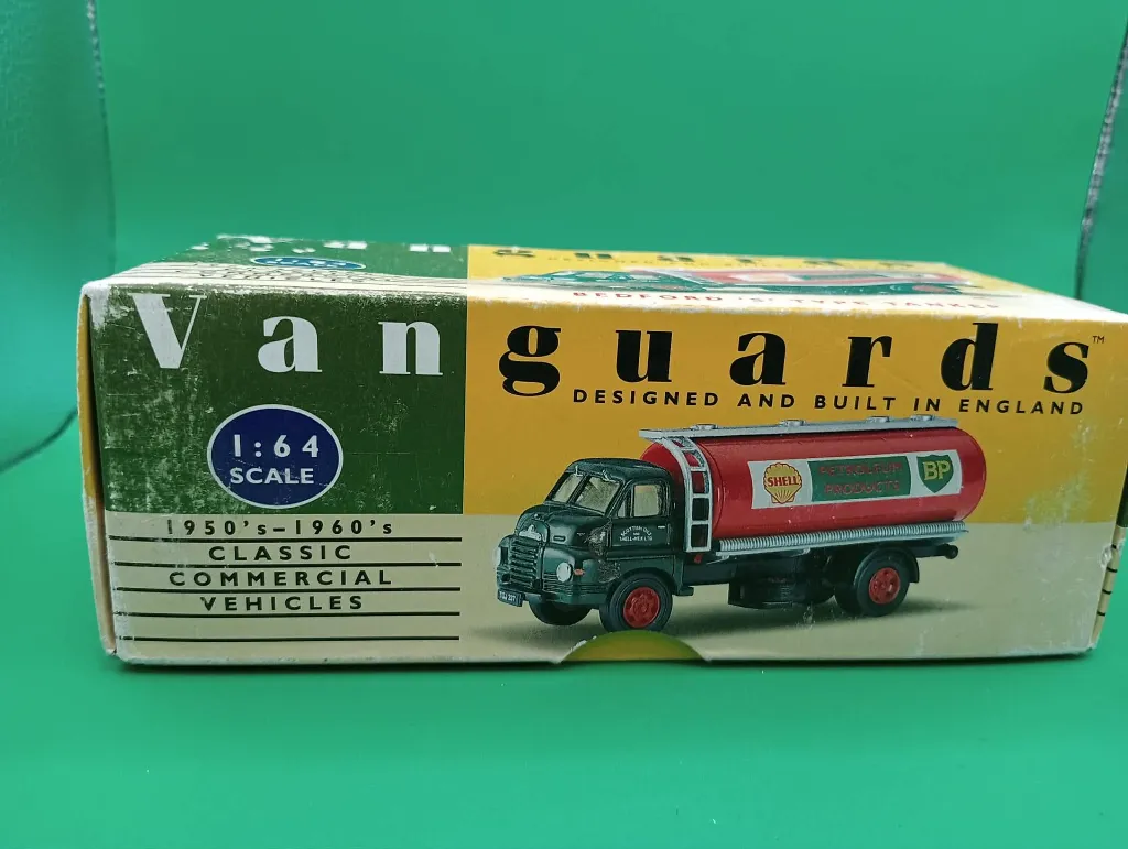 Vanguards Bedford ‘S’ Type Tanker – Shell/BP.webp