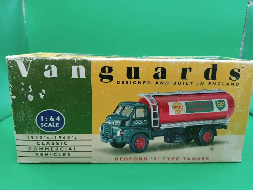 Vanguards Bedford ‘S’ Type Tanker – Shell/BP.webp