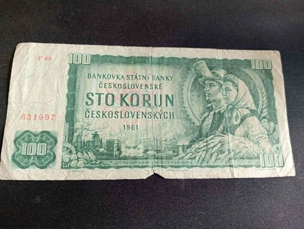 Billet tchécoslovaque 100 korún – République socialiste de Tchécoslovaquie – 1961 – billet de banque – vintage – recto ouvriers et verso pont Charles à Prague.webp