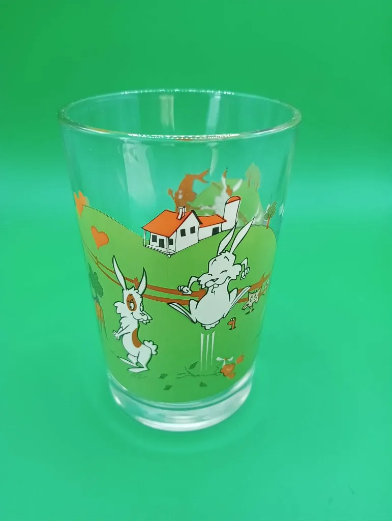 Verre décoré lapins – scène champêtre vintage