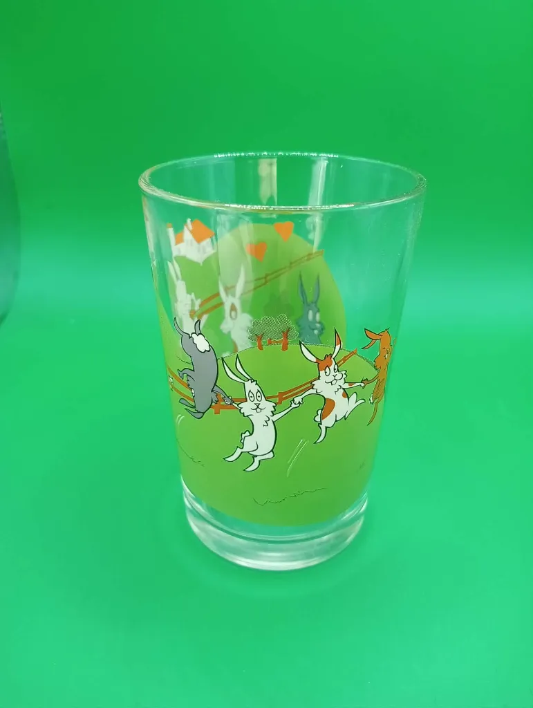 Verre décoré lapins – scène champêtre vintage