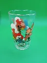 Verre Schtroumpfs 1993 – © Peyo – IMPS Brussels – Schtroumpf lançant un bâton au chien et autre Schtroumpf fâché – décor champignons géants