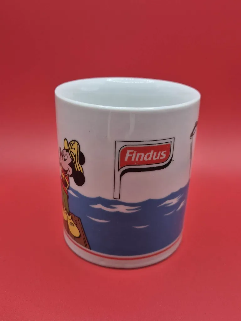 Mug Mickey Mouse pêcheur – Findus – vintage – dock en bois – eau bleue