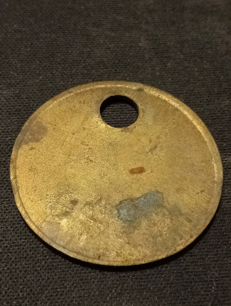 Jetons ouvriers S.V.C./A.C. – Société des Voies et Charbonnages – 1900‑1930 – jetons d’identification industrielle – vintage – métal patiné avec numéros frappés