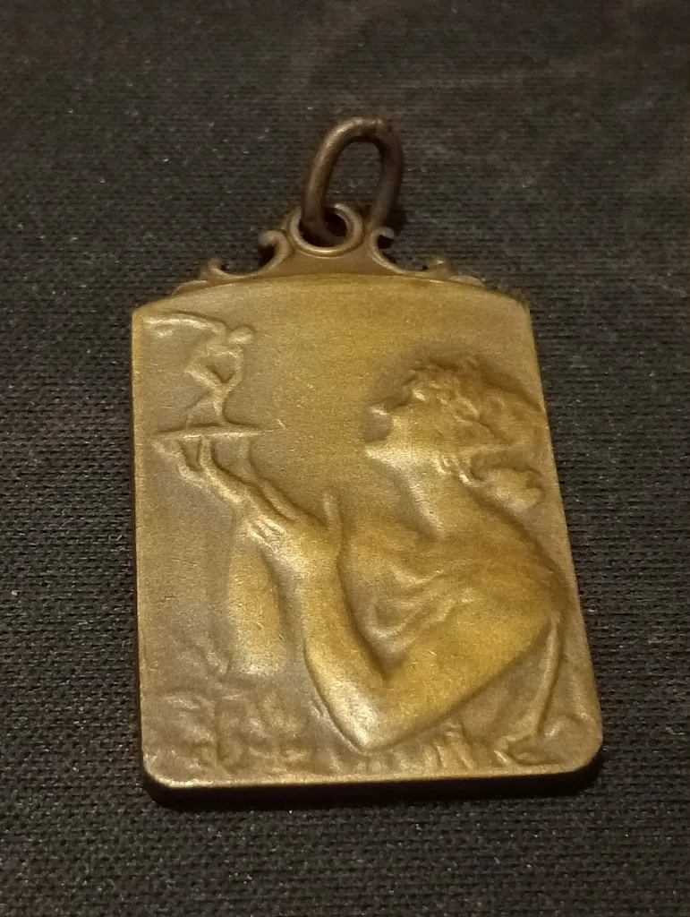 Médaille Le Soir 1957 – XXXIIIe finale du Cross – bronze doré rectangulaire – signature Paul Theunis – feuilles de chêne en relief