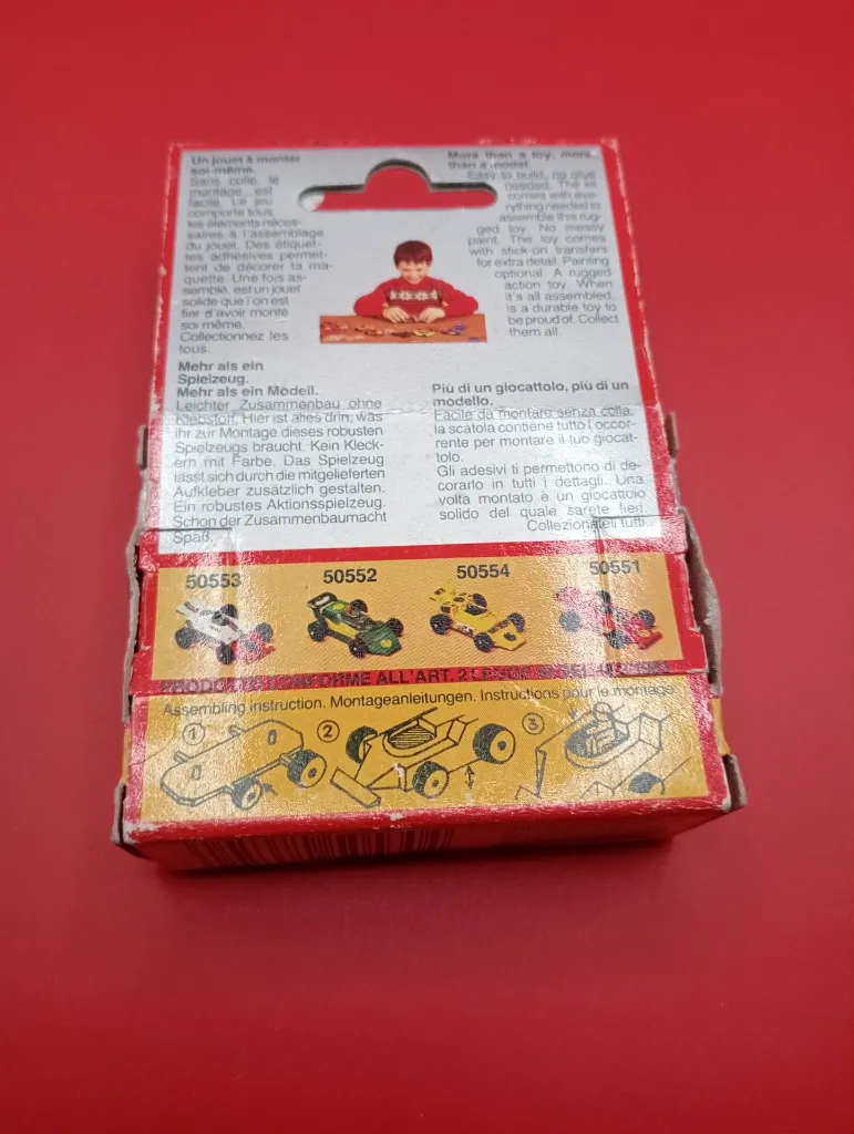 Kit de modélisme Lotus F1 – Mebetoys – Années 1970 – Playkit miniature sous blister d’origine – vintage – boîte rouge et blanche avec logo Mebetoys Milano et illustration de la Lotus John Player Special n°11