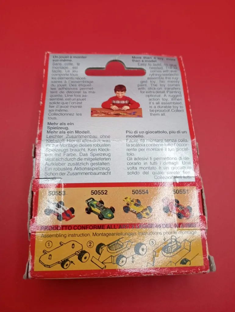 Kit de modélisme Brabham F1 – Mebetoys – Années 1970 – Playkit miniature sous blister d’origine – vintage – boîte rouge et blanche avec lettrage Brabham jaune et illustration de la monoplace blanche n°28