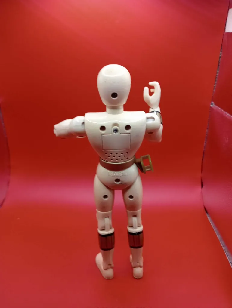 Figurine Ranger Blanc – Bandai – 1994 – Figurine articulée géante en plastique – vintage – plastique blanc avec détails dorés et noirs, visière argentée et médaillon de ceinture rouge sans accessoires