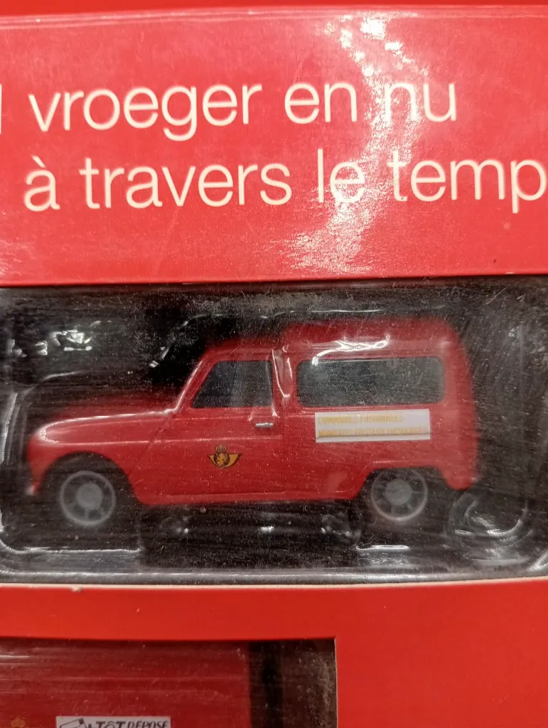Set véhicules postaux édition limitée, très bon état, emballage d’origine, boîte légèrement abîmée, miniatures rouges poste belge