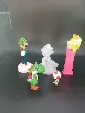 Lot de 5 figurines Mario – Luigi sur socle blanc, Yoshi vert, Toad miniature, personnage translucide et distributeur rose à tête de Peach – figurines en plastique