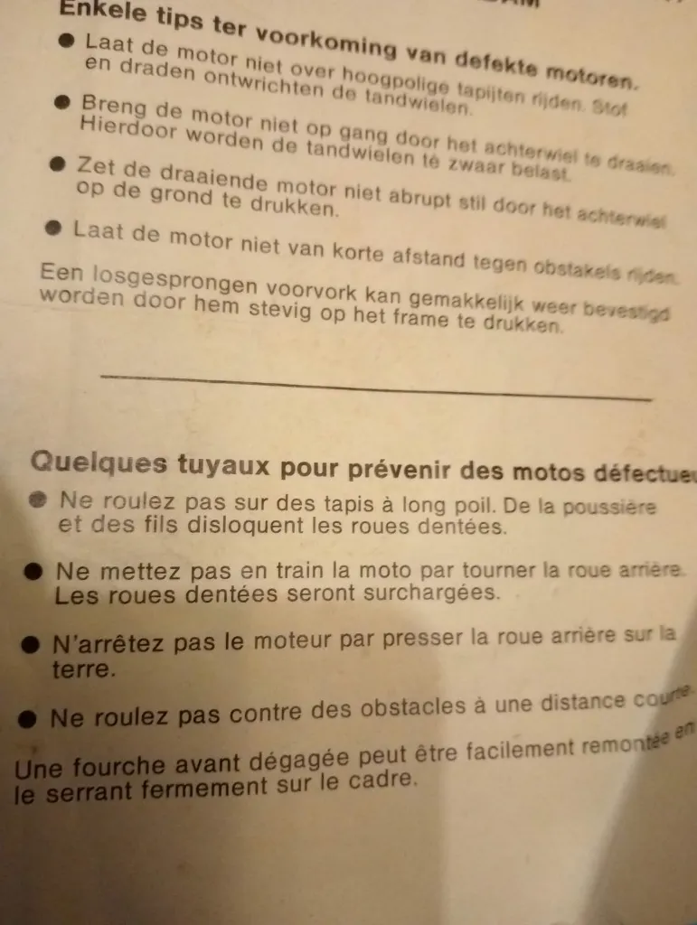 Jeu Turbo Moto Stunt Set Clipper vintage avec pompe à air, rampe noire, supports bleus et boîte d'origine, ensemble incomplet avec véhicule de cascade manquant