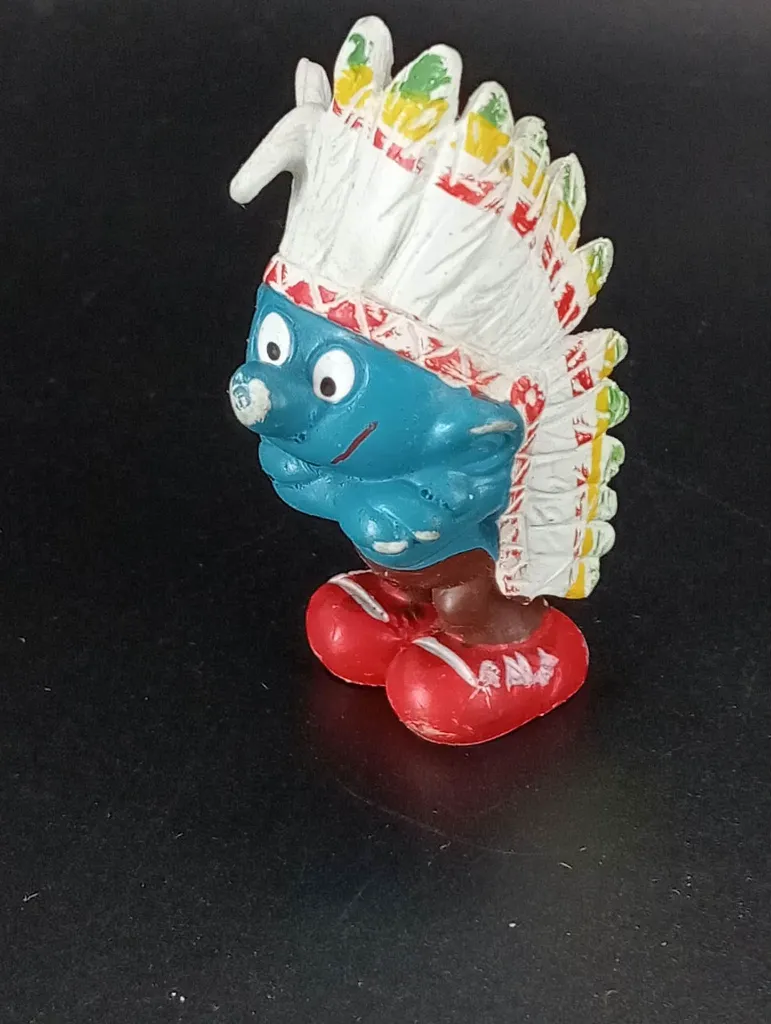 Figurine Schtroumpf Chef Indien – Schleich 20144 – Peyo 1981 – figurine PVC vintage – W. Germany – coiffe blanche et peinture usée
