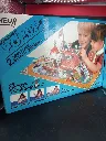 Schtroumpforama Pop-Up n°2 – Schleich 41102 – 1983 – aire de jeux Sport-Stadion – décor cartonné dépliant – sans figurines – boîte d’origine usée