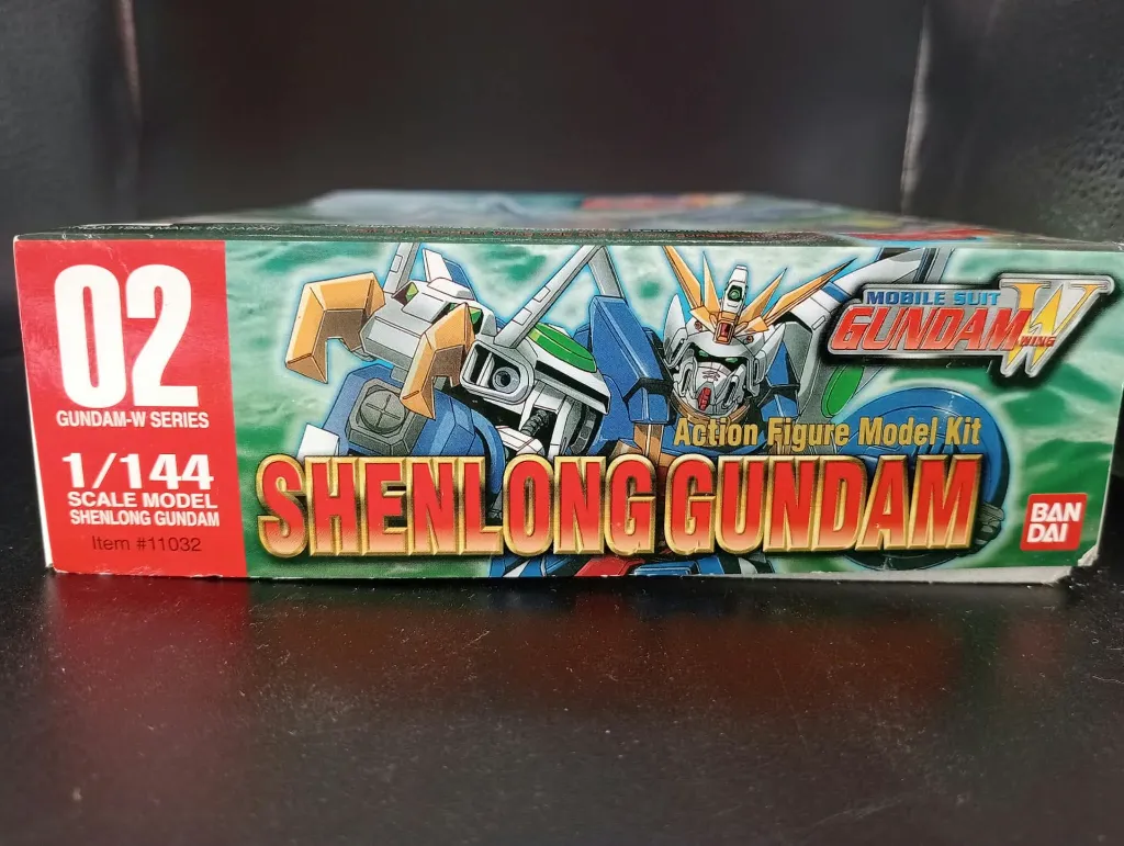 Shenlong Gundam XXXG-01S – Bandai – 1995 – maquette Gundam Wing 1/144 – montée complète – boîte, notice, lance et bouclier présents