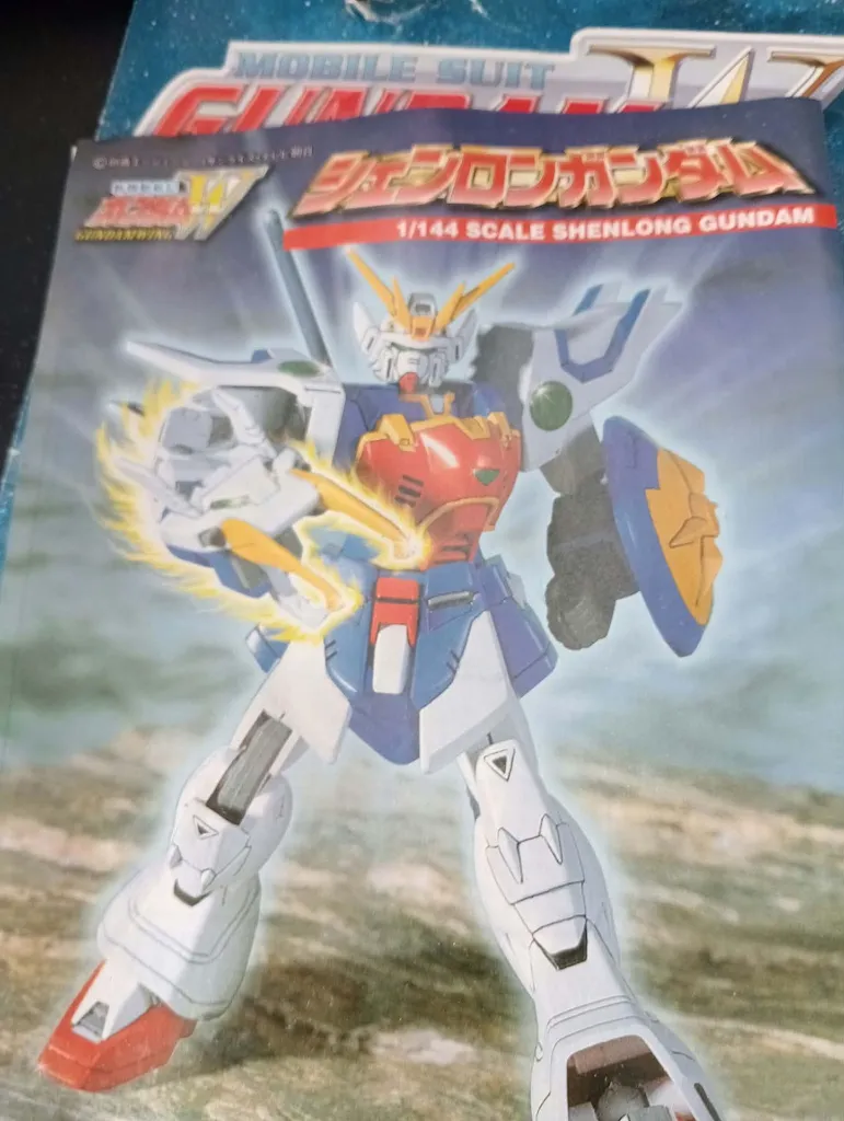 Shenlong Gundam XXXG-01S – Bandai – 1995 – maquette Gundam Wing 1/144 – montée complète – boîte, notice, lance et bouclier présents