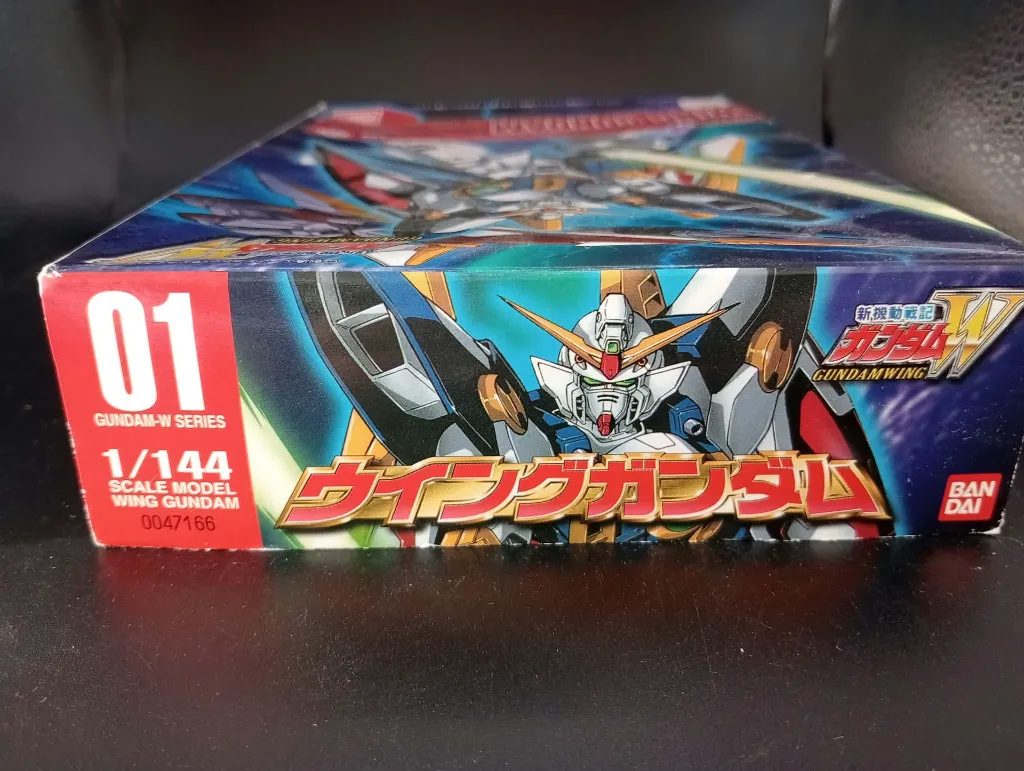 Kit épave Wing Gundam XXXG-01W Bandai 1995 à l’échelle 1/144, maquette montée incomplète avec bouclier et boîte d’origine, pour pièces, custom ou restauration