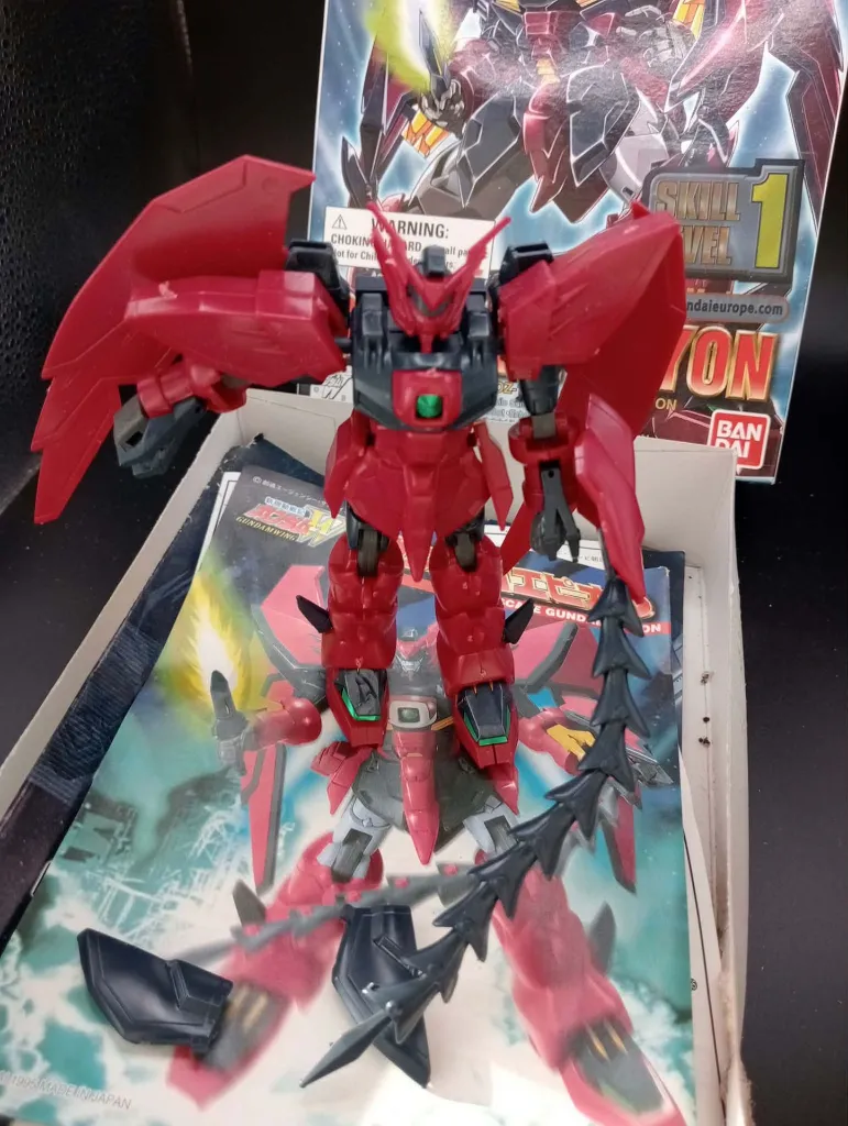 Gundam Epyon OZ-13MS – Bandai 1995 – maquette Gundam Wing 1/144 montée complète – armure rouge et noire – boîte d’origine