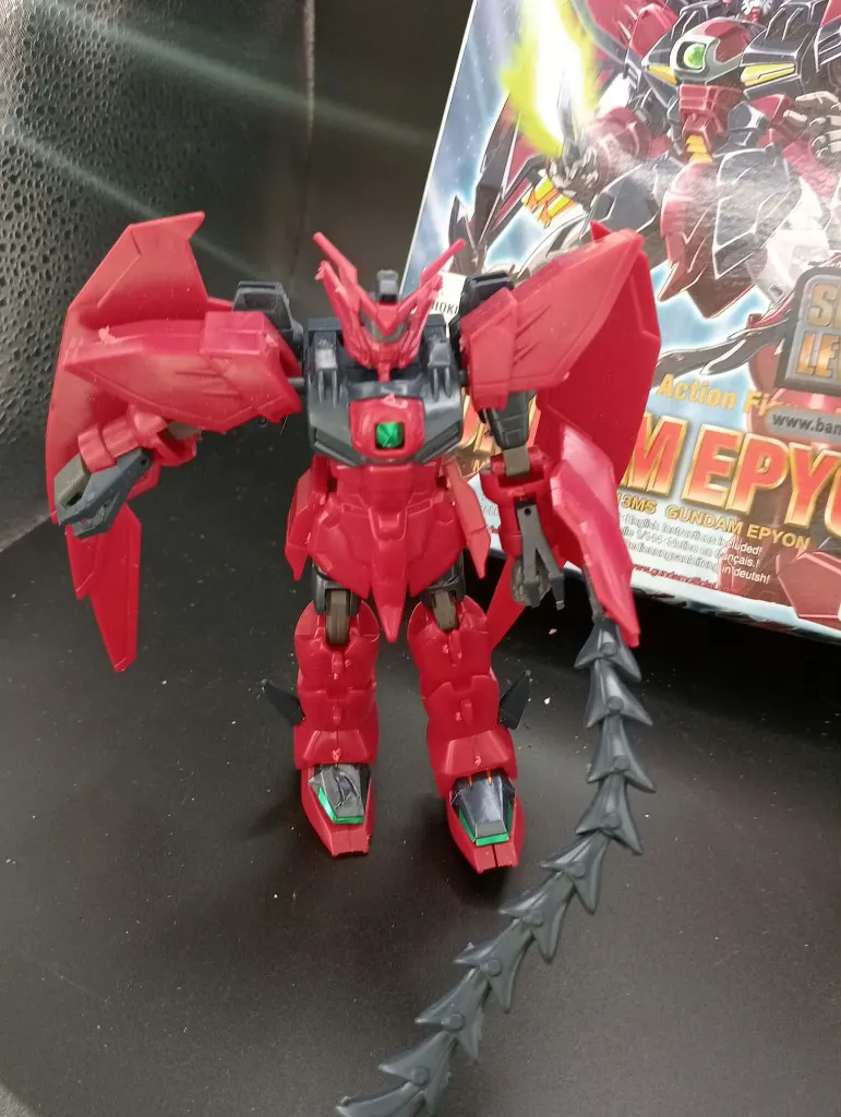 Gundam Epyon OZ-13MS – Bandai 1995 – maquette Gundam Wing 1/144 montée complète – armure rouge et noire – boîte d’origine