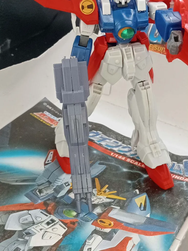 Wing Gundam Zero XXXG-00W0 Bandai 1995 – maquette 1/144 montée complète – Twin Buster Rifle et ailes présents – boîte d’origine fortement abîmée