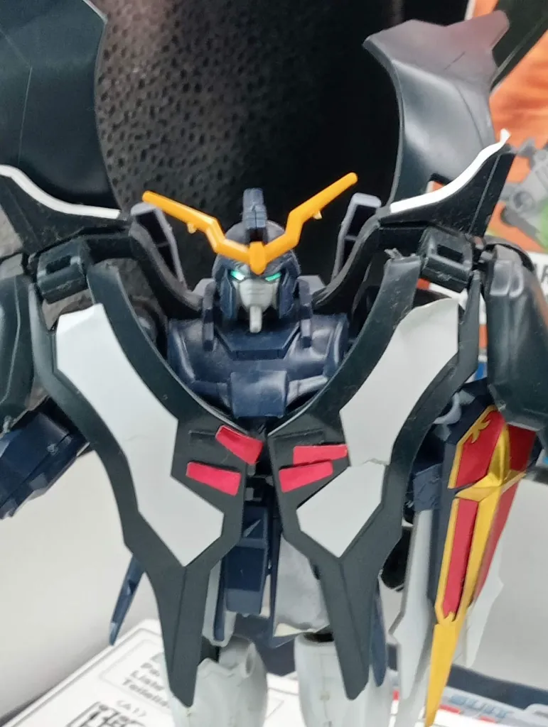 Gundam Deathscythe Hell XXXG-01D2 Bandai 1995 à l’échelle 1/144, maquette montée noire et blanche avec Active Cloak, boîte et notice d’origine