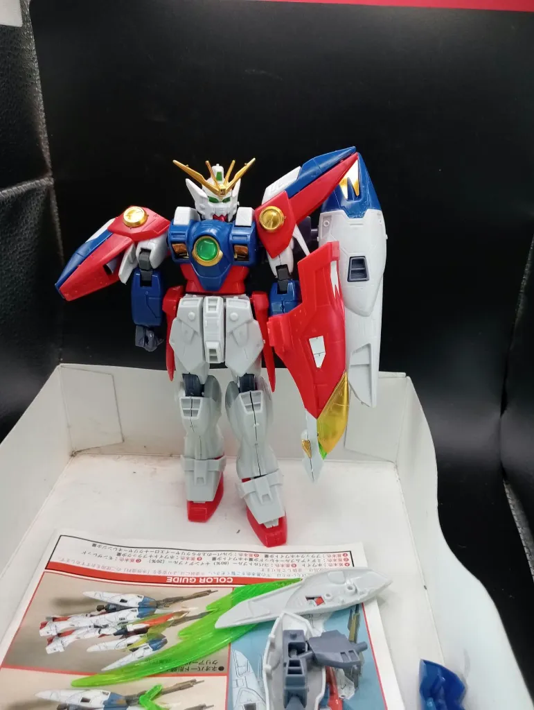 Gundam Wing Zero XXXG-00W0 HG Bandai 1995 à l’échelle 1/100, maquette montée avec bouclier, pièces détachées, boîte et notice d’origine