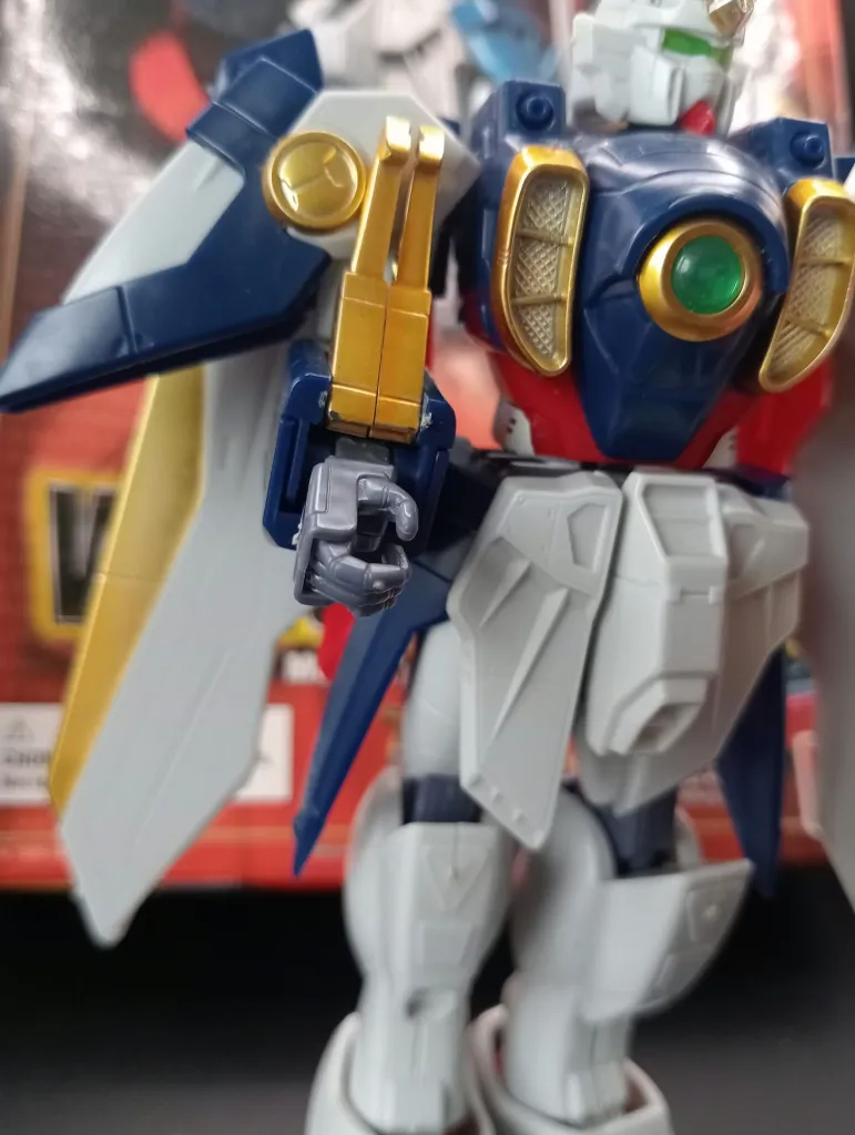 Maquette vintage Gundam Wing XXXG-01W HG Bandai 1995 échelle 1/100 montée avec Buster Rifle gris, bouclier rouge et boîte d’origine