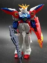 Maquette vintage Wing Gundam Zero XXXG-00W0 Bandai 1995 à l’échelle 1/144, montée avec fusil gris, bouclier rouge et ailes rouges bleues et blanches