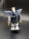 Maquette Gundam Sandrock XXXG-01SR Bandai 1995 à l’échelle 1/144, montée avec deux lames courbes Heat Shotel grises et bouclier blanc