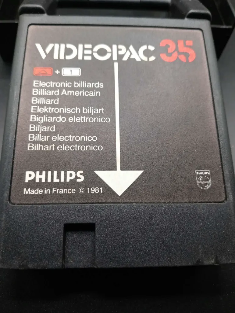 Jeu Philips Videopac 35 Electronic Billiards de 1981 pour console G7000, cartouche noire et boîtier plastique d’origine illustré avec boules de billard