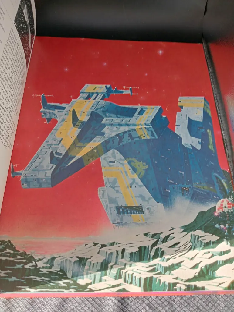 French book Les Longs Courriers de l’Espace by Stewart Cowley, published by Dargaud in 1981, black cover with red spacecraft, colour illustrations and heavily damaged spine